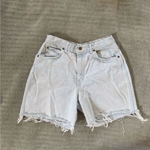 Chic Light Wash Denim Jean Shorts